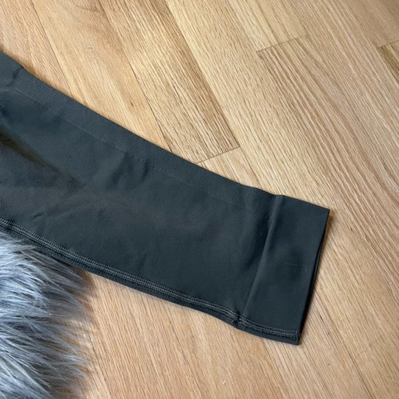 NWOT Lululemon Ebb To Street Crop 21" Titanium Size 6 - Picture 4 of 16